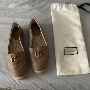 Gucci flats; Leather espadrille with Double G